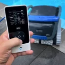 Maytronics Dolphin M700 automata vízalatti medence porszívó robot (AS-148107)