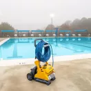 Medencetisztító robot, Dolphin Wave 100 CB, teljes medencetisztítás (padló, fal és vízvonal tisztítás), távirányítás, finom és ultrafinom szűrőrendszer, 4/6/8 órás ciklusidő, Caddy tartozék