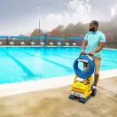 Medencetisztító robot, Dolphin Wave 100 CB, teljes medencetisztítás (padló, fal és vízvonal tisztítás), távirányítás, finom és ultrafinom szűrőrendszer, 4/6/8 órás ciklusidő, Caddy tartozék