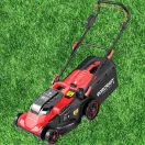 Akkumulátoros fűnyíró, Worcraft CLM-S40LiBL ShareSYS, fekete/piros, vágásszélesség: 43 cm, 2 × 20 V Li-Ion, 3300 fordulat/perc, 45 l gyűjtőkosár, akkumulátor és töltő nélkül