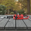 Elektromos láncfűrész, Worcraft WCE-2816 S, piros/fekete, 2400 W, vezetősín: 40,6 cm, 230 V, 14 m/s láncsebesség, 140 ml olajtartály