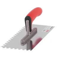  Fogazott glettvas, Strend Pro Premium Bravo Red SoftHand, piros nyél, 27 x 13 cm, fogazás: 10 mm, egyenes, rozsdamentes acél lap, műanyag markolat