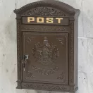 Postaláda, Strend Pro Edgar, barna, 31,5 x 44,5 x 9,5 cm, porszórt acél, 2 kulccsal