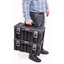 Szerszámosdoboz, Qbrick Patrol System Pro 500 Basic, 45 x 26 x 24 cm, fekete, 14 l, víz- és porálló, poliamid csatlakozók, vágórúd a fedélben, mély tálca