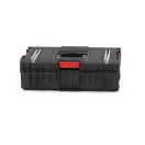 Szerszámosdoboz, Qbrick Patrol System One 200 Technik, 58,5 × 38,5 × 19 cm, fekete, 15,4 l, 6 kivehető tartály, por- és vízálló, alumínium rögzítőléc, munkaasztalként használható