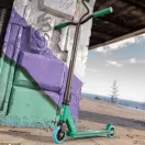 Kaszkadőr roller, SOKE GO!, kék, 83 cm, 10 cm 88A PU kerekek, ABEC-9 csapágy, Y kormány, Flex Fender fék, tripla alumínium bilincs