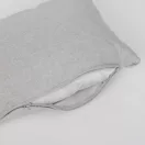 Lábtartós fotel, Sofotel Norse, világosszürke, lábtartóval, füles kialakítás, kárpitozott, bükkfa, filccel alábélelt lábak, levehető huzatú párna, skandináv stílus