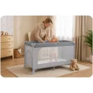 Utazó gyerekágy, Ricokids RK-240, szürke, 125 x 65 cm, magasság: 78 cm, levehető oldalsó bejárat, 2 fékezhető kerék, összecsukható, matraccal, teherbírás: 15 kg
