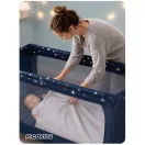 Utazó gyerekágy, Ricokids RK-240, sötétkék, 125 x 65 cm, magasság: 78 cm, levehető oldalsó bejárat, 2 fékezhető kerék, összecsukható, matraccal, teherbírás: 15 kg