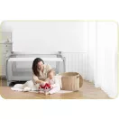Utazó gyerekágy, Ricokids RK-241, szürke, 125 x 65 cm, magasság: 78 cm, levehető oldalsó bejárat, 2 fékezhető kerék, összecsukható, matraccal, pelenkázóasztallal, napellenzővel, teherbírás: 15 kg
