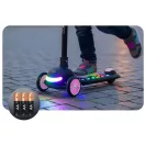 Háromkerekű roller, Ricokids Glowi, fekete/rózsaszín, LED világítás a fellépőben, balanszos irányítás, állítható fém kormány, max. 35 kg