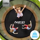 Kerti trambulin, Neo-Sport, fekete/narancssárga, átmérő: 252 cm, kerek, magasság: 55 cm, 180 cm belső védőháló, létra, acél váz, 3 dupla láb, 100 kg teherbírás, 42 db rugó, íves oszlopok