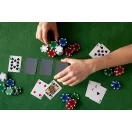 Póker és Blackjack készlet, Multistore D50011501SS, 500 db, 2 pakli kártya, 5 dobókocka, játékszőnyeg 90 x 60 cm, zárható fém koffer, akár 8 játékosig