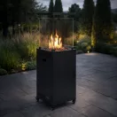 Gázos teraszfűtő, MultiGarden FPS-B-BJ, 13 kW, szögletes, 42 x 42 cm, magasság: 136 cm, maximum 11 kg gázpalack, üveg lángvédő, nyomásszabályzó, tömlő, védőhuzat, fogyasztás: 929 – 946 g/óra