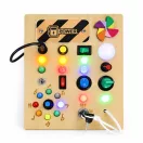 Készségfejlesztő játék, ECOTOYS MLD-8878, fa, 18 x 16 x 3 cm, LED fényeffektekkel, kapcsolókkal, gombokkal, forgatható tekerőkkel, kulcsos indítóval, ventilátorral, hátoldalán számokkal, 3 éves kortól