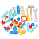 Fa gyerek munkapad, ECOTOYS HM261052, 15 x 16 x 19 cm, 32 elemes, házikó alakú, ajtóval, kalapács, kulcs, csavarhúzó, fűrész, csavarok, anyák, lécek és fogaskerekek, 3 éves kortól