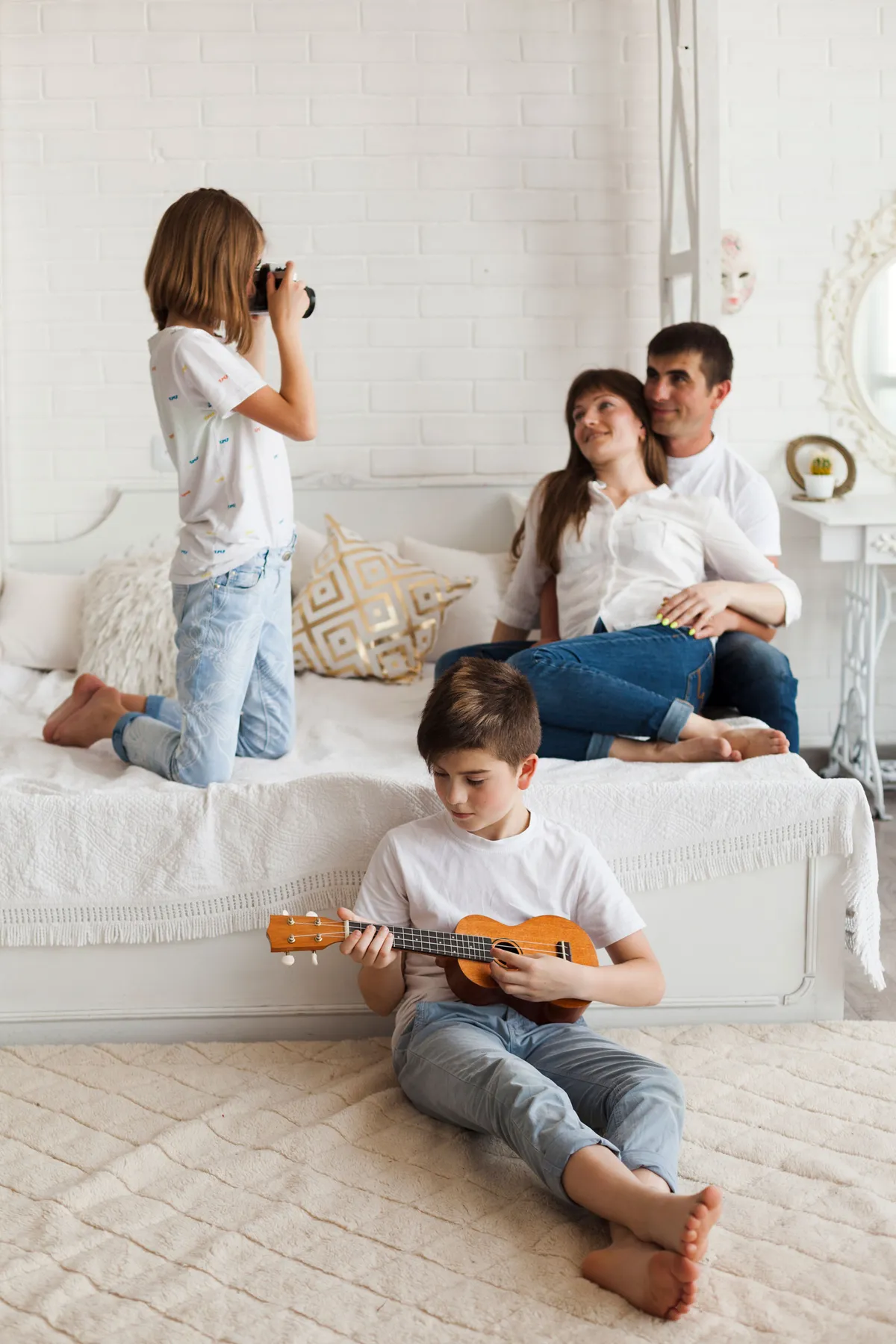 Gyerek ukulele, ECOTOYS MF019E, barna – 3. kép Gyerek ukulele, ECOTOYS MF019E, barna – 3. kép