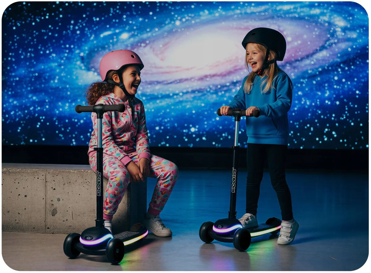 Háromkerekű roller, Ricokids Leddi, fekete – 3. kép Háromkerekű roller, Ricokids Leddi, fekete – 3. kép